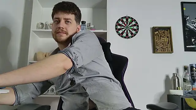 Snapshot of aaron_nvk chatting on 10/30/25, 09:26 aaron nvk online show from 10/30/25, 09:26