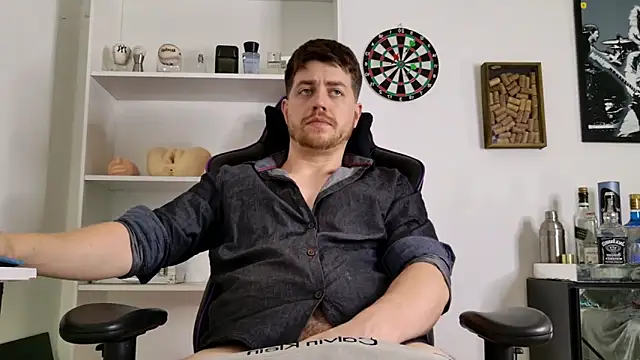 Snapshot of aaron_nvk chatting on 11/27/25, 09:06 aaron nvk online show from 11/27/25, 09:06