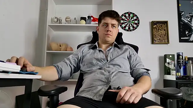 Snapshot of aaron_nvk chatting on 12/14/25, 07:40 aaron nvk online show from 12/14/25, 07:40