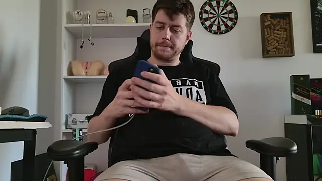 aaron nvk online show from 02/04/26, 09:20