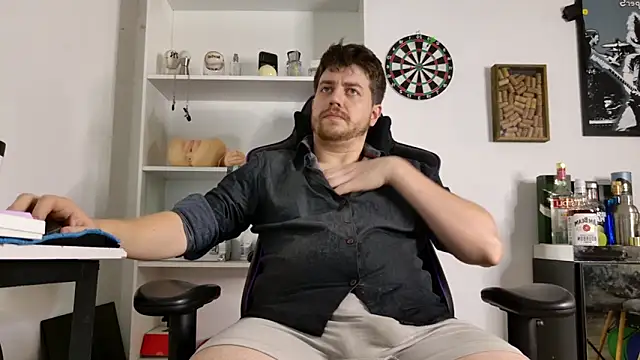 aaron nvk online show from 03/31/26, 08:42