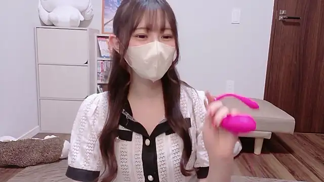 Snapshot of MOEMOE-Q chatting on 09/27/25, 03:39 MOEMOE-Q online show from 09/27/25, 03:39