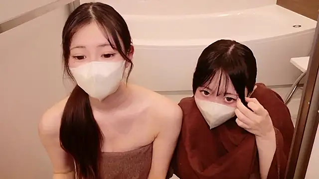 Snapshot of MOEMOE-Q chatting on 11/04/25, 07:35 MOEMOE-Q online show from 11/04/25, 07:35