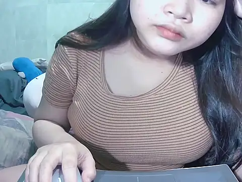 Snapshot of Lily3322 chatting on 02/11/26, 03:11 Lily3322 online show from 02/11/26, 03:11