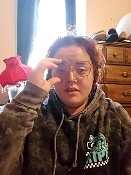 nuttiebuddy1 online show from 10/04/25, 07:45