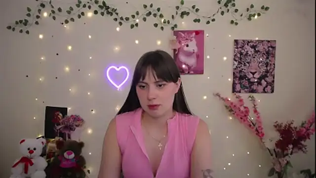 Snapshot of Amanda_Bright_ chatting on 06/15/26, 09:55 Amanda Bright online show from 06/15/26, 09:55