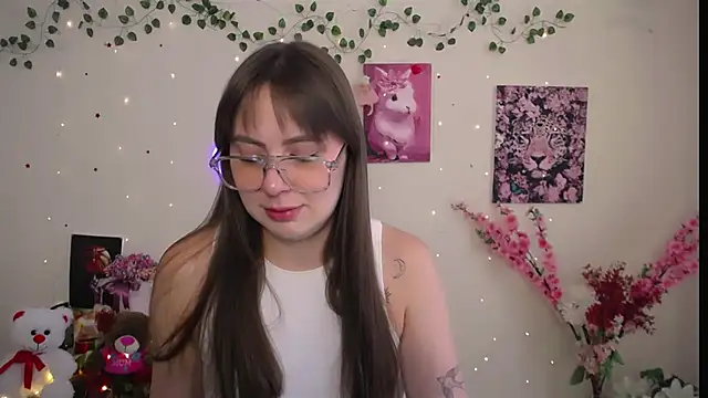Snapshot of Amanda_Bright_ chatting on 06/17/26, 10:06 Amanda Bright online show from 06/17/26, 10:06