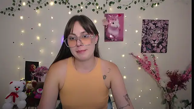 Snapshot of Amanda_Bright_ chatting on 07/06/26, 03:03 Amanda Bright online show from 07/06/26, 03:03