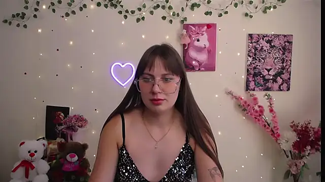 Snapshot of Amanda_Bright_ chatting on 07/16/26, 11:16 Amanda Bright online show from 07/16/26, 11:16