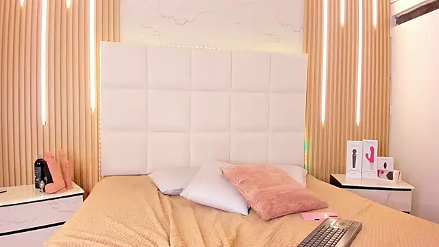 Elody rousse online show from 12/01/25, 12:21