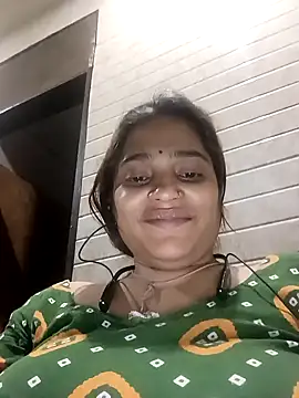 Snapshot of Trisha_71 chatting on 05/07/26, 06:02 Trisha 71 online show from 05/07/26, 06:02