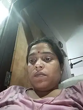 Snapshot of Trisha_71 chatting on 05/13/26, 02:58 Trisha 71 online show from 05/13/26, 02:58