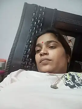 Snapshot of Trisha_71 chatting on 05/16/26, 09:17 Trisha 71 online show from 05/16/26, 09:17