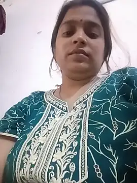 Snapshot of Trisha_71 chatting on 06/16/26, 05:21 Trisha 71 online show from 06/16/26, 05:21