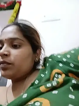 Snapshot of Trisha_71 chatting on 06/18/26, 02:43 Trisha 71 online show from 06/18/26, 02:43