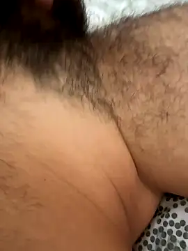 Snapshot of khloo_ chatting on 10/14/25, 01:23 khloo online show from 10/14/25, 01:23