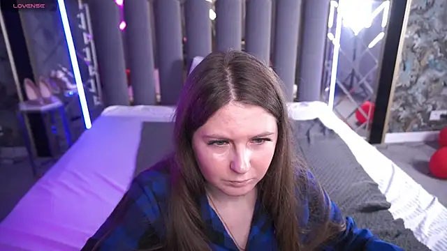 Snapshot of CraveeDoll chatting on 03/01/26, 07:49 CraveeDoll online show from 03/01/26, 07:49