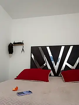 Demy Rhoades online show from 11/22/25, 02:05