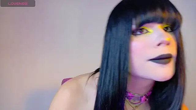 NATASHAA WINZ online show from 10/11/25, 05:50