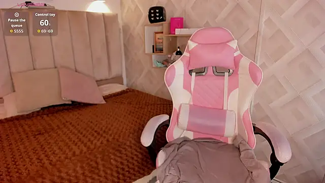 Clhoe Johnson online show from 02/25/26, 12:48