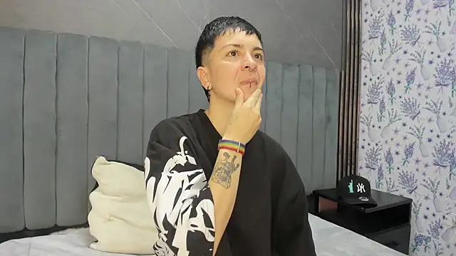  Hannah Hot online show from 11/30/25, 01:31