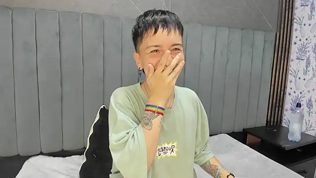  Hannah Hot online show from 12/14/25, 01:33