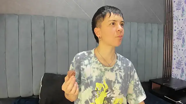  Hannah Hot online show from 12/20/25, 01:45