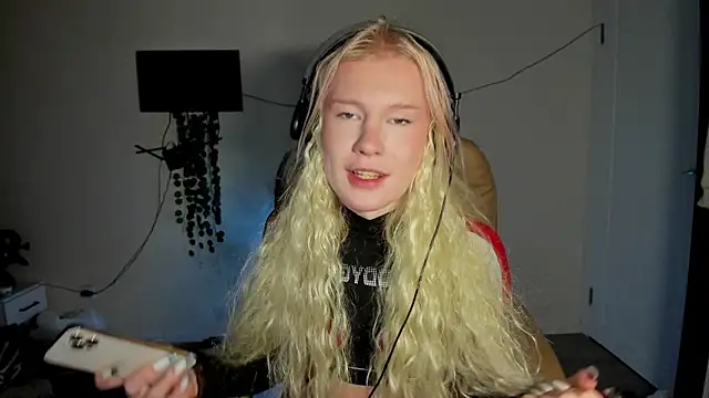 Sasyhk0 online show from 12/16/25, 08:25