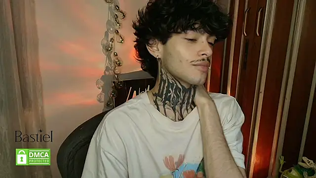 Snapshot of Mihail_leroy chatting on 09/18/25, 01:51 Mihail leroy online show from 09/18/25, 01:51