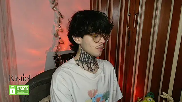 Snapshot of Mihail_leroy chatting on 09/26/25, 01:20 Mihail leroy online show from 09/26/25, 01:20