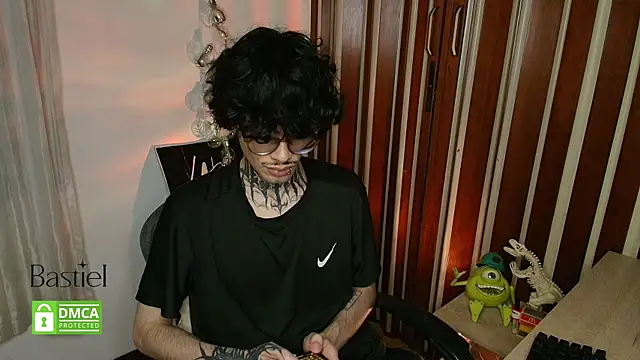 Snapshot of Mihail_leroy chatting on 10/03/25, 02:52 Mihail leroy online show from 10/03/25, 02:52