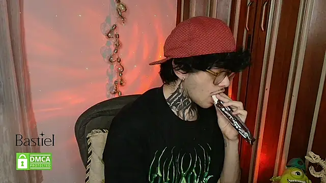 Snapshot of Mihail_leroy chatting on 10/09/25, 01:36 Mihail leroy online show from 10/09/25, 01:36