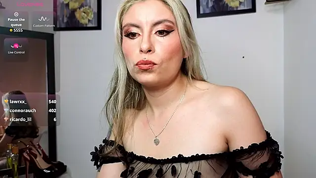 Snapshot of brianna_smoke chatting on 10/17/25, 03:58 brianna smoke online show from 10/17/25, 03:58