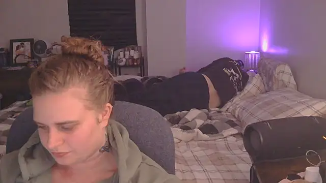 Snapshot of Sexyblonde12344 chatting on 11/30/25, 12:58 Sexyblonde12344 online show from 11/30/25, 12:58