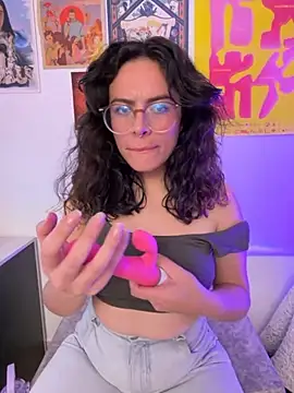 Snapshot of Katheerine chatting on 10/10/25, 01:15 Katheerine online show from 10/10/25, 01:15