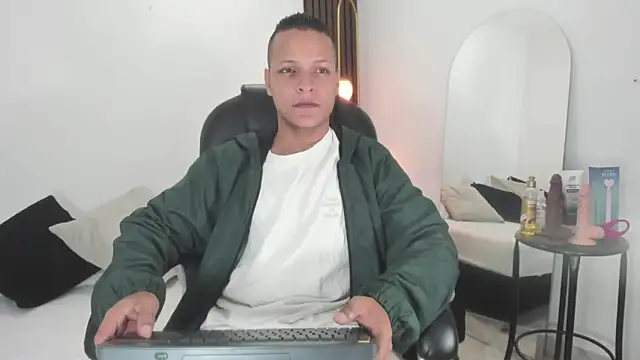 Snapshot of Ricky_Owens1 chatting on 09/12/25, 01:11 Ricky Owens1 online show from 09/12/25, 01:11