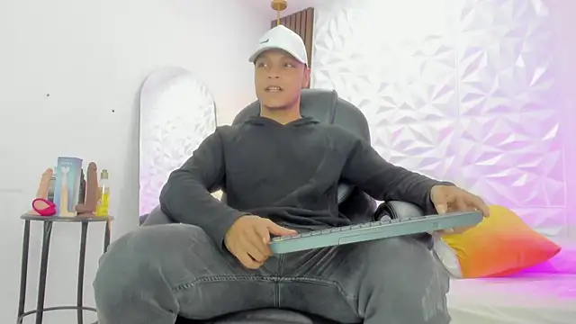 Snapshot of Ricky_Owens1 chatting on 10/09/25, 12:58 Ricky Owens1 online show from 10/09/25, 12:58