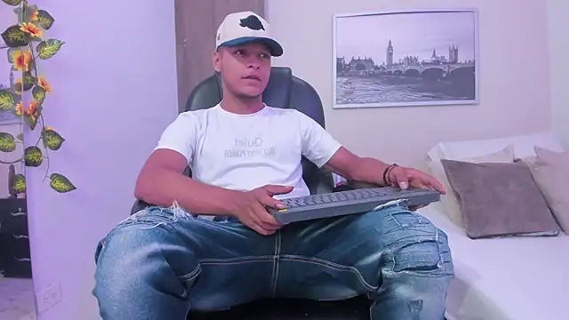 Snapshot of Ricky_Owens1 chatting on 11/04/25, 09:03 Ricky Owens1 online show from 11/04/25, 09:03