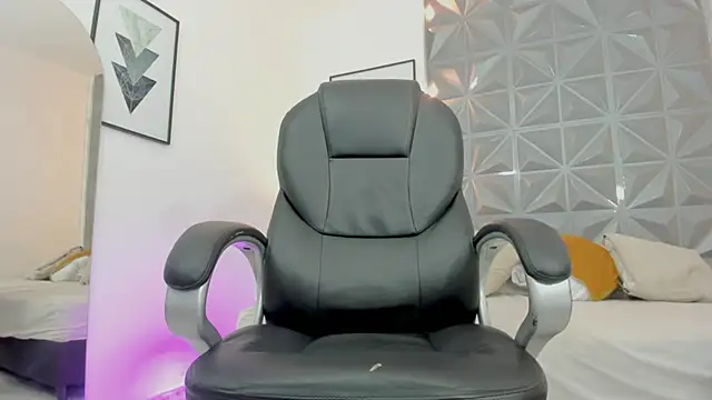 Snapshot of Ricky_Owens1 chatting on 11/19/25, 06:30 Ricky Owens1 online show from 11/19/25, 06:30