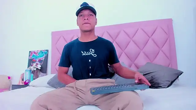 Snapshot of Ricky_Owens1 chatting on 11/29/25, 12:52 Ricky Owens1 online show from 11/29/25, 12:52