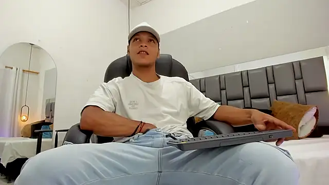 Snapshot of Ricky_Owens1 chatting on 12/01/25, 08:58 Ricky Owens1 online show from 12/01/25, 08:58