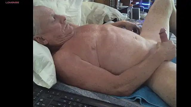 Pussyeat2please online show from 09/29/25, 02:44