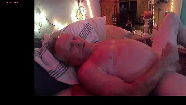 Pussyeat2please online show from 02/13/26, 12:45