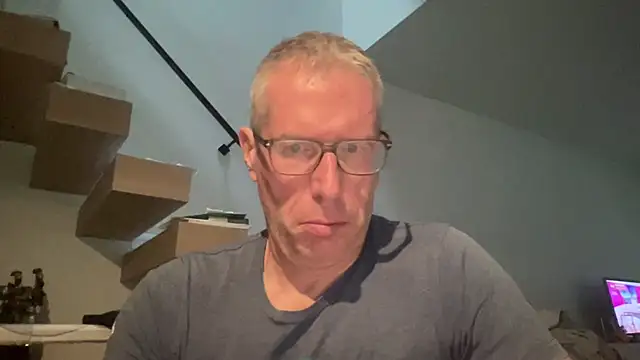 Snapshot of choupipat1 chatting on 09/21/25, 06:04 choupipat1 online show from 09/21/25, 06:04