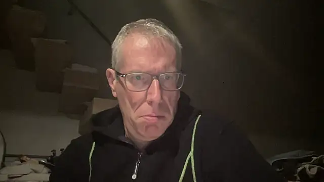 Snapshot of choupipat1 chatting on 10/06/25, 10:51 choupipat1 online show from 10/06/25, 10:51