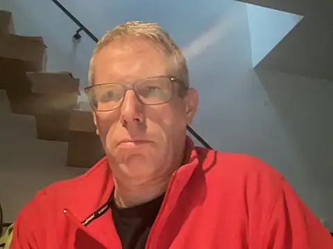 Snapshot of choupipat1 chatting on 10/18/25, 06:48 choupipat1 online show from 10/18/25, 06:48