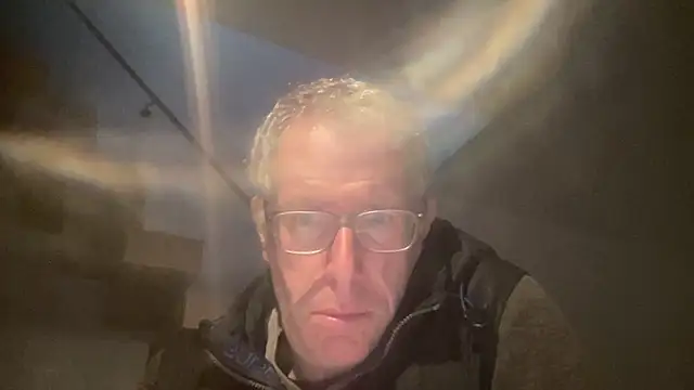 Snapshot of choupipat1 chatting on 11/09/25, 06:44 choupipat1 online show from 11/09/25, 06:44