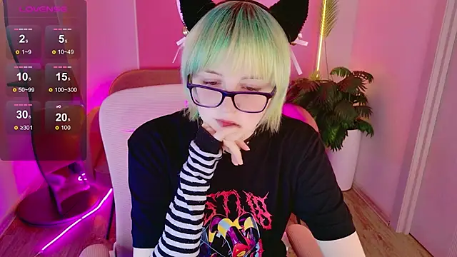 CoralineYoung online show from 06/04/26, 01:17