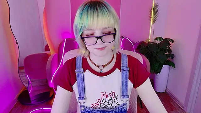 CoralineYoung online show from 06/24/26, 05:06