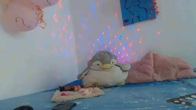 Snapshot of Victoria_new chatting on 11/11/25, 07:03 Victoria new online show from 11/11/25, 07:03